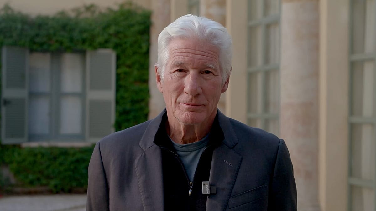 Richard Gere Brings Homelessness Fight to Baku's World Urban Forum