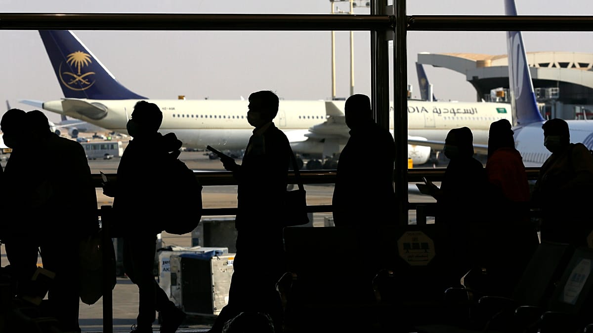 Riyadh airport hit again as Houthi attacks escalate, injuring dozens