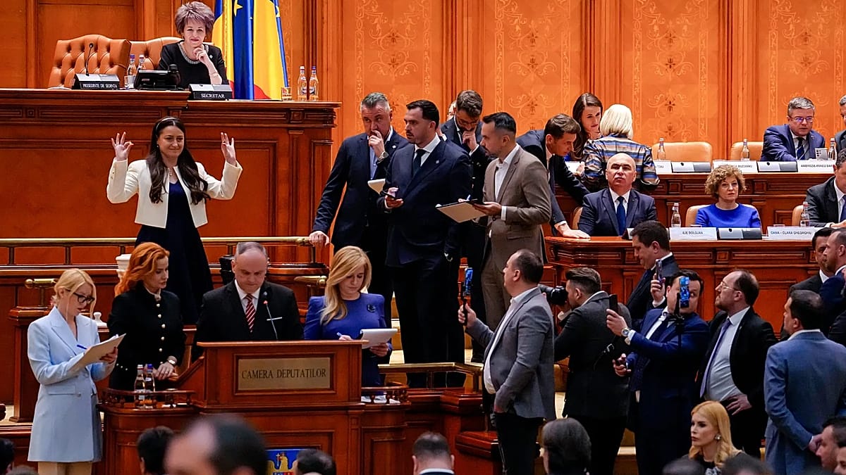 Romania's Pro-EU Coalition Collapses After No-Confidence Vote Topples PM Bolojan