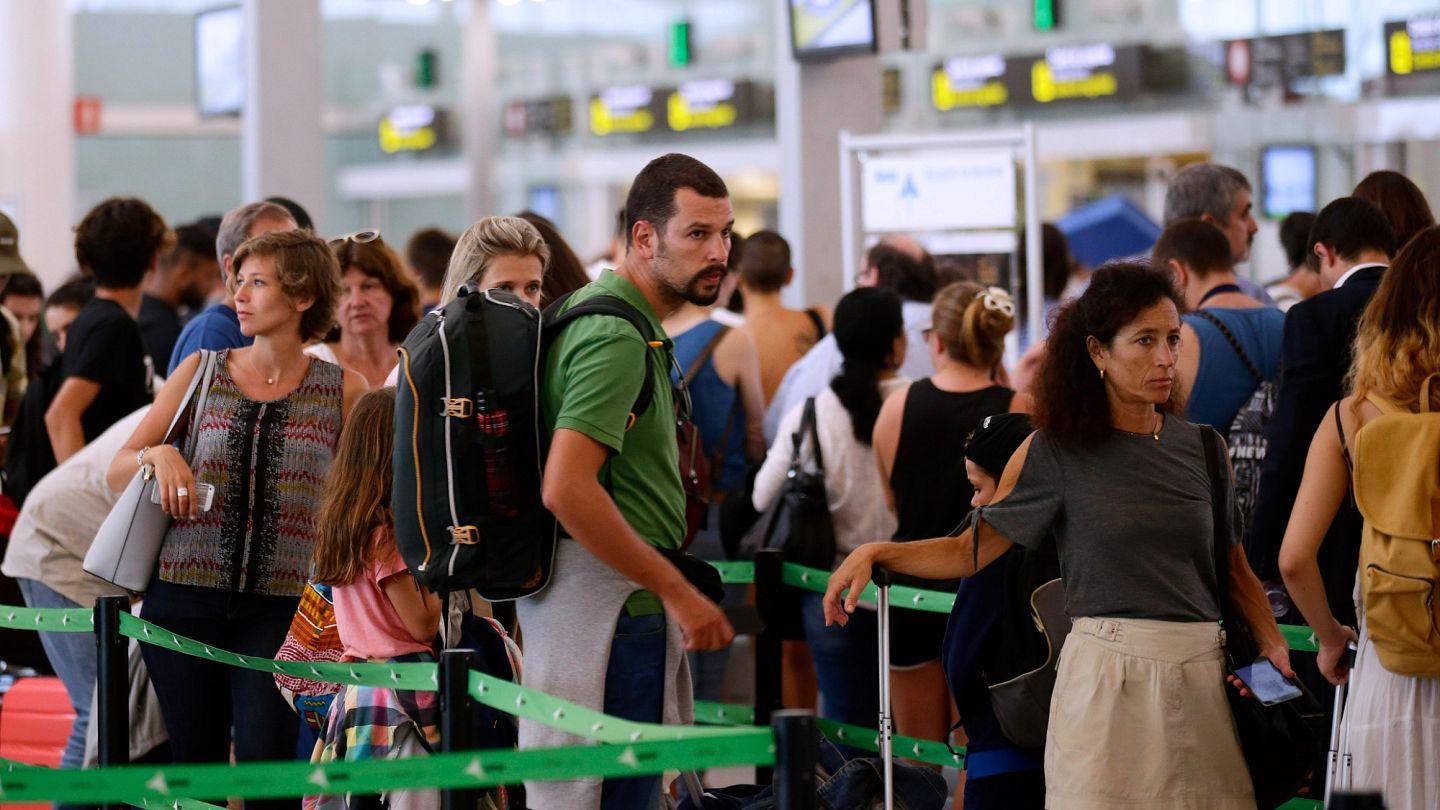 Rome Airports Threaten to Halt EU Border System Over Summer Travel Chaos Fears