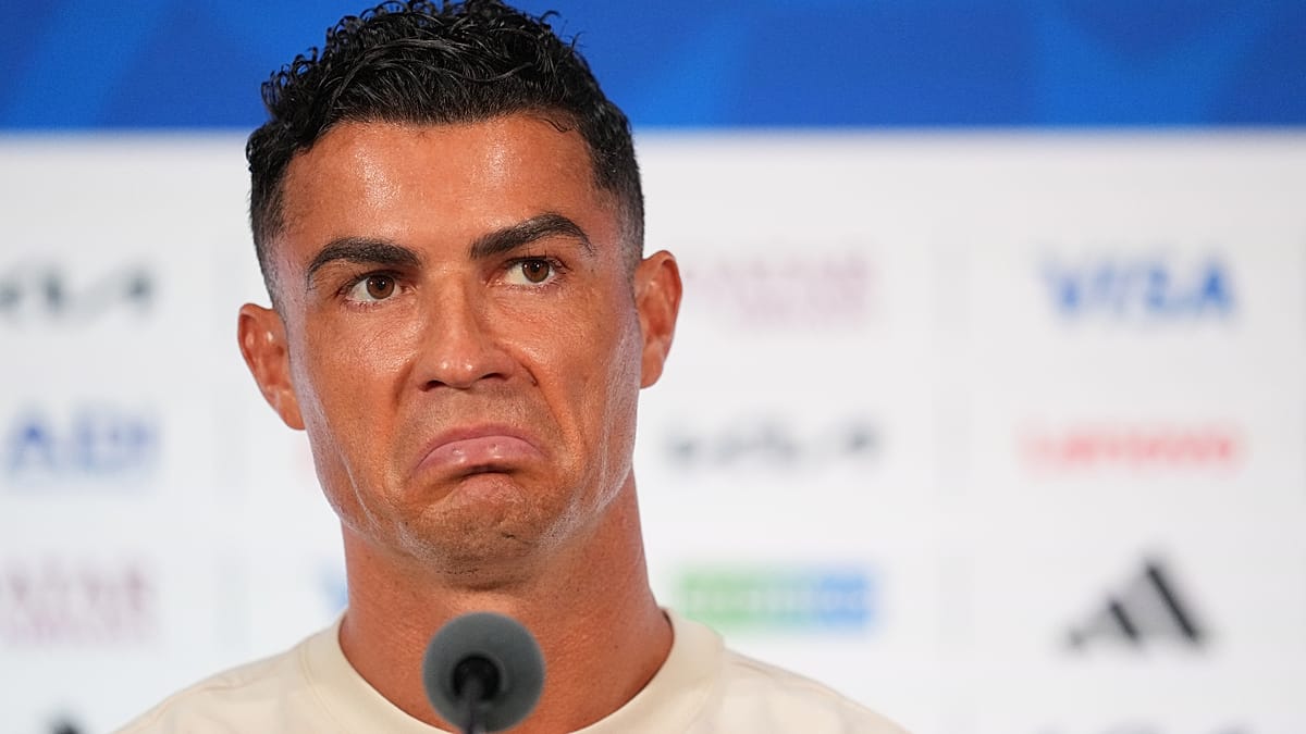 Ronaldo banned for 30 days after leaving Portugal camp
