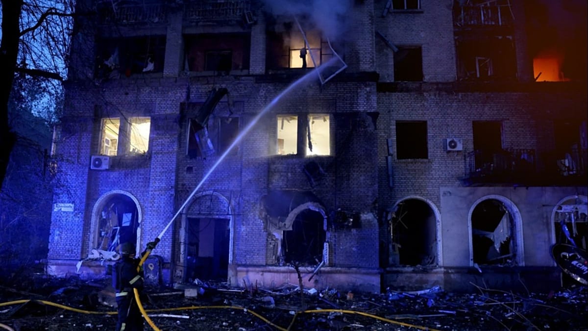Russia Intensifies Nighttime Strikes on Ukraine, Targeting Eight Regions