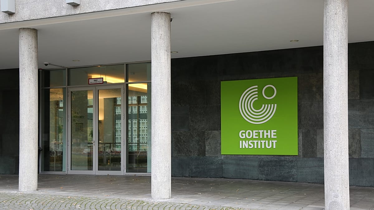 Russia shuts Goethe-Institut sites after Berlin expels cultural mission