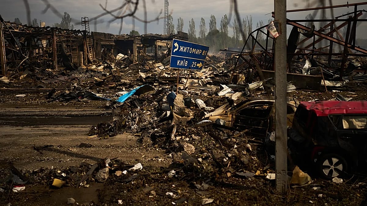 Russian missile barrage on Kyiv kills four as schools reopen