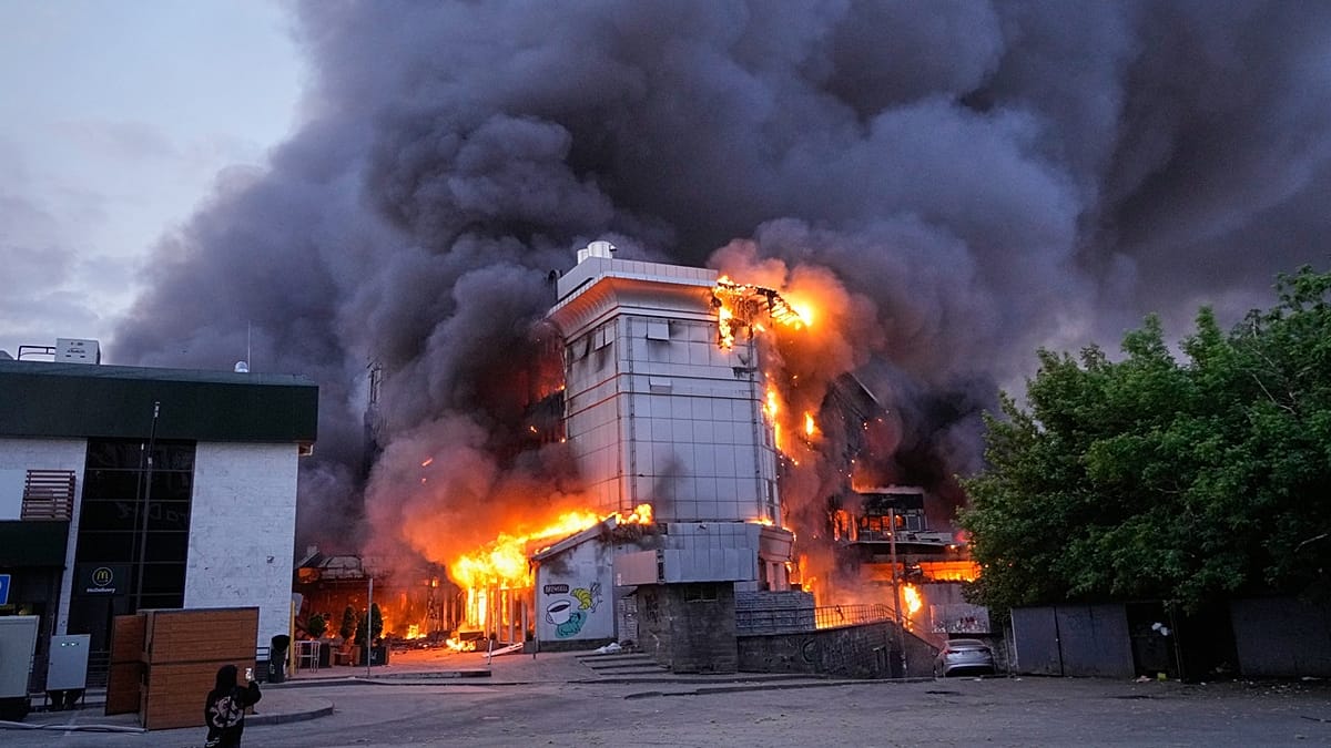 Russian Overnight Strikes on Kyiv Kill One, Injure Over Twenty