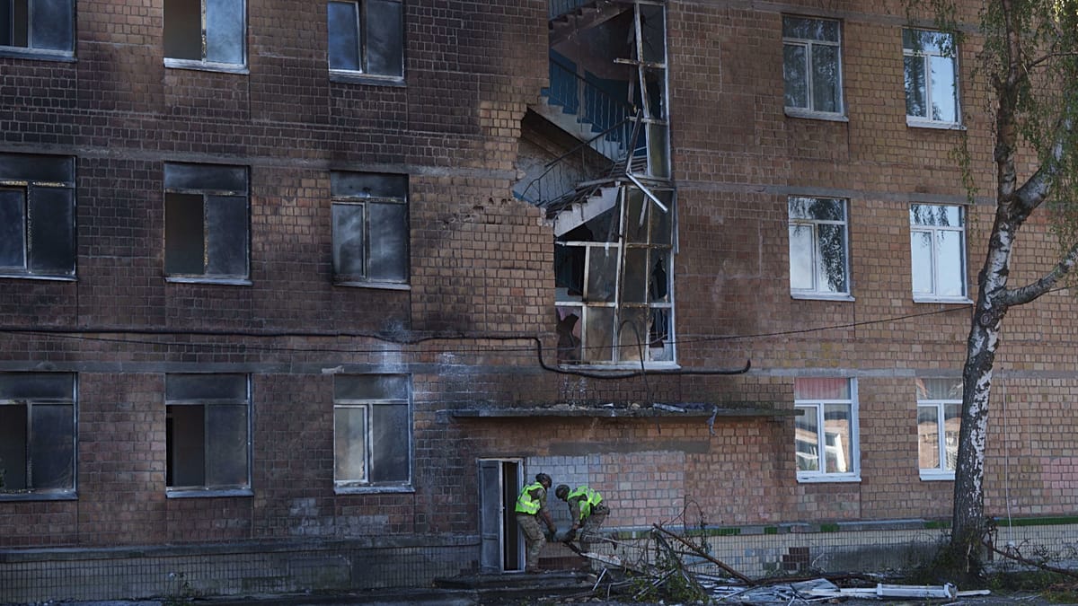 Russian Strikes Cripple Ukraine's Power Grid as Winter Approaches