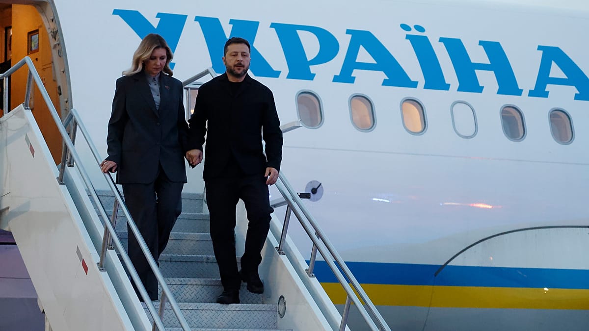 Russian strikes kill at least three as Zelenskyy meets Carney in Canada
