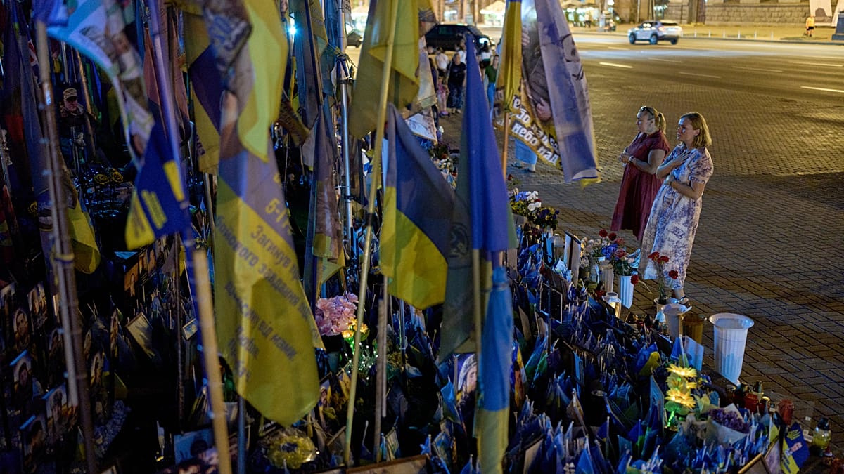Russian strikes kill two in Ukraine as rescue work continues in Kryvyi Rih