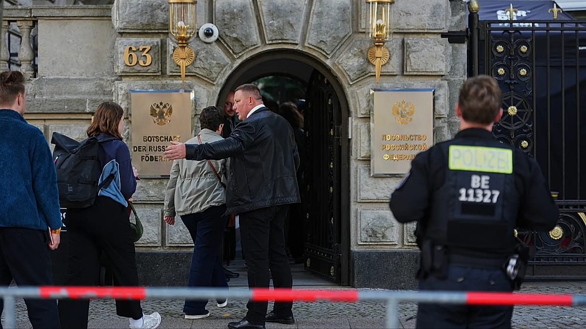 Russians abroad vote eight to one against Putin's party in Duma elections
