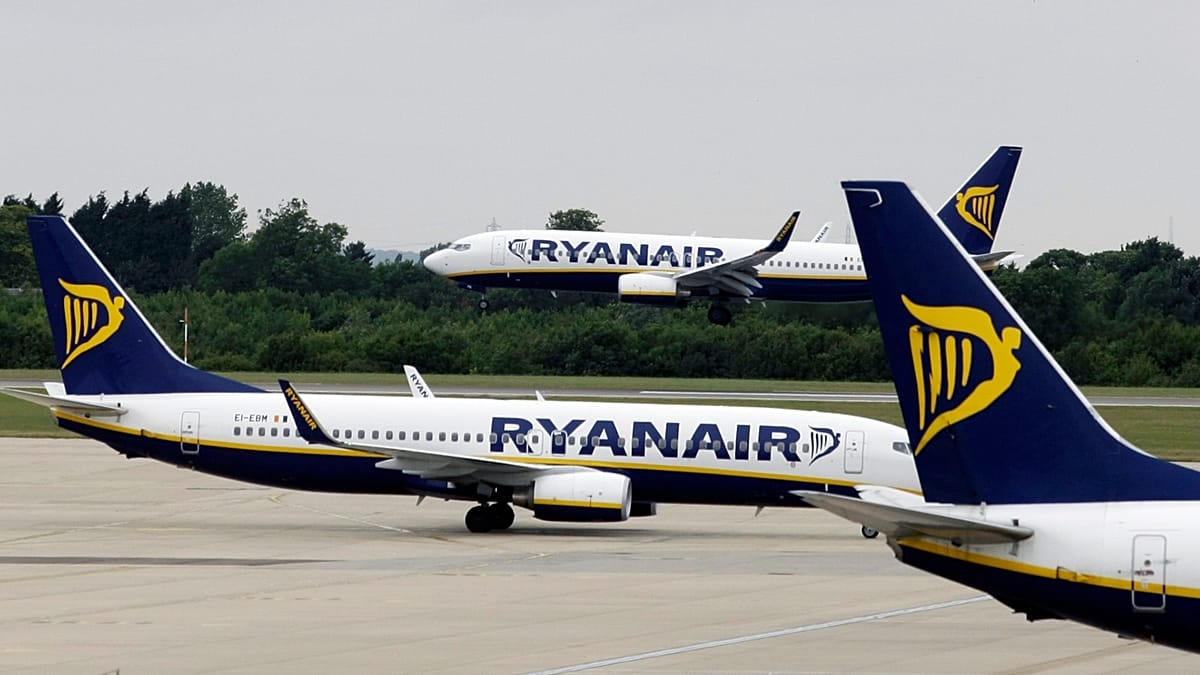 Ryanair's 737 stairs linked to 85 falls in Italy, safety study finds