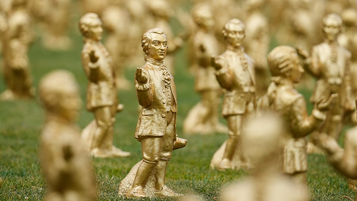 Salzburg Marks Mozart's 270th Birthday with 300 Gold Statuettes