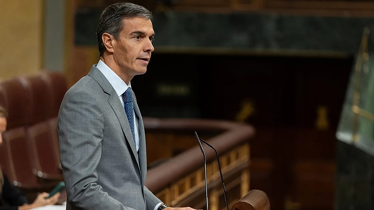 Sánchez calls snap election in Spain after housing decrees fail