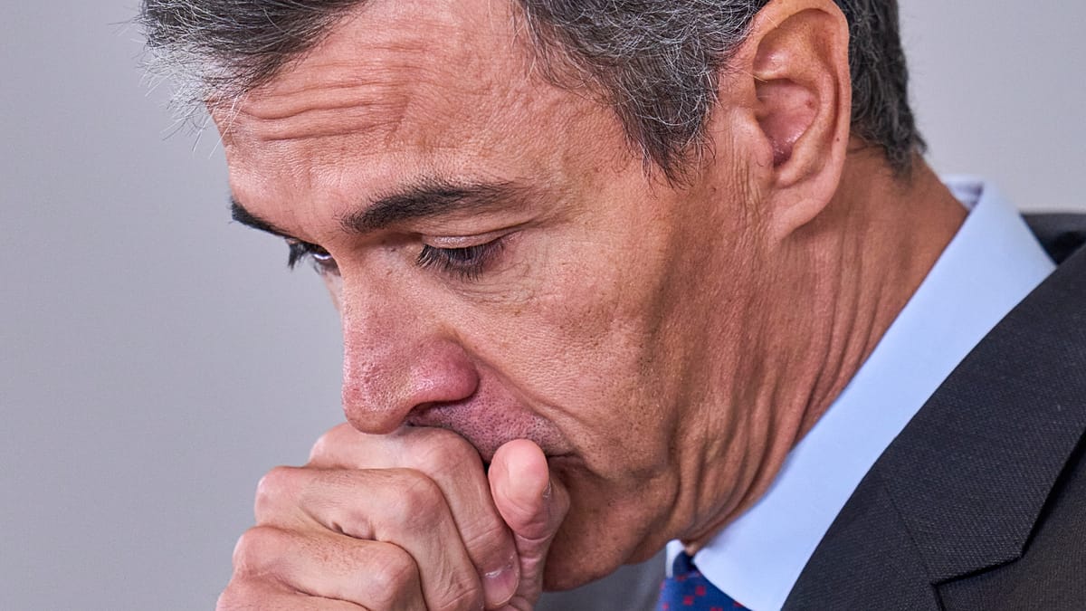 Sánchez weighs snap election after housing defeat