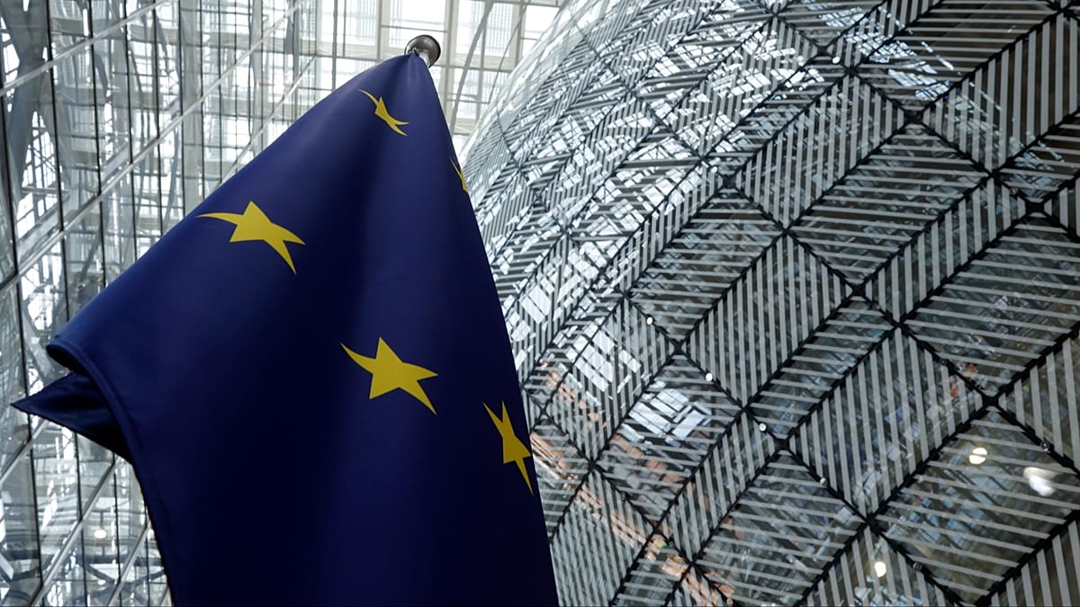 Sanctioned EU Figures' Social Accounts Kept Monetization Tools, Report Finds