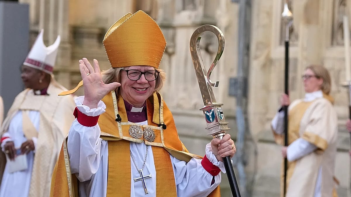 Sarah Mullally Becomes First Woman Enthroned as Archbishop of Canterbury