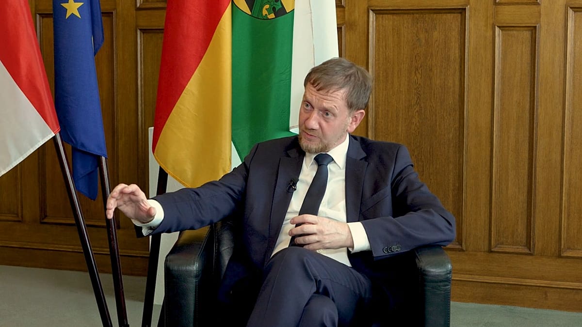 Saxony Premier Kretschmer: Resume Russian Gas Talks, End Refugee Benefits