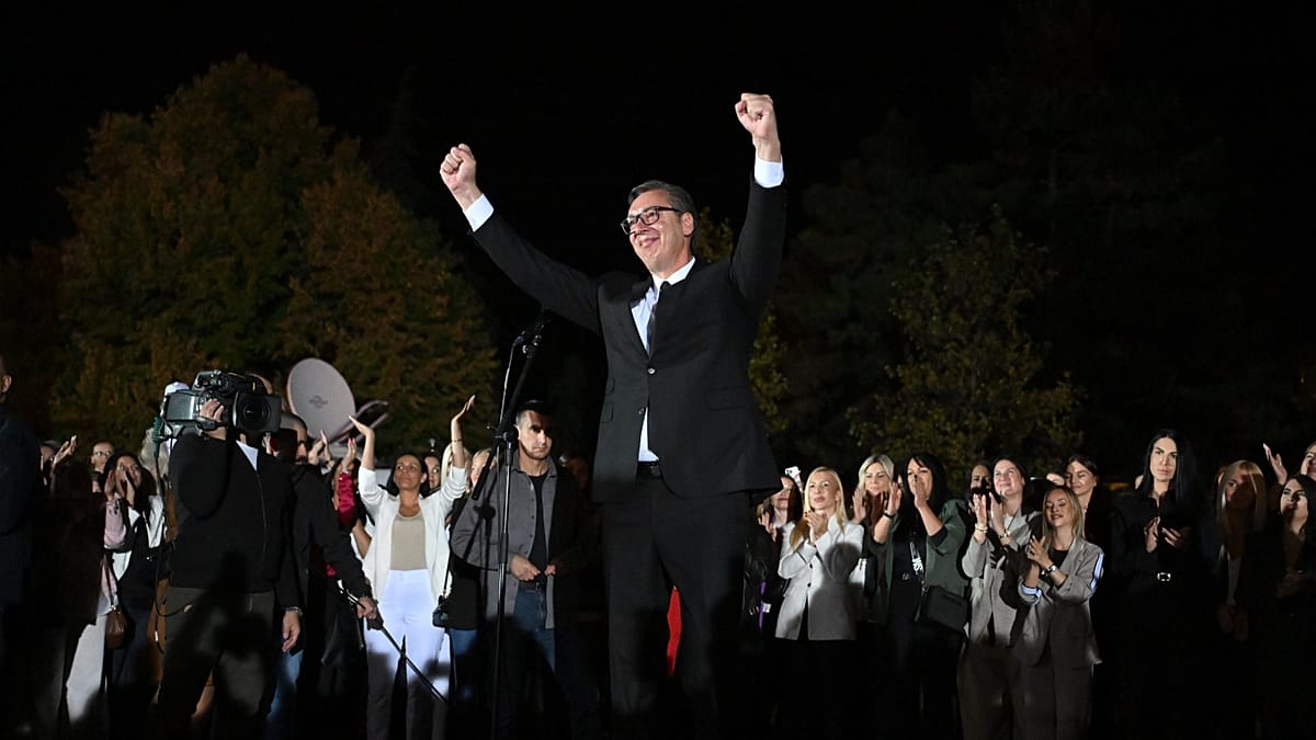 Serbia's Vučić steps down to seek prime minister post in snap vote