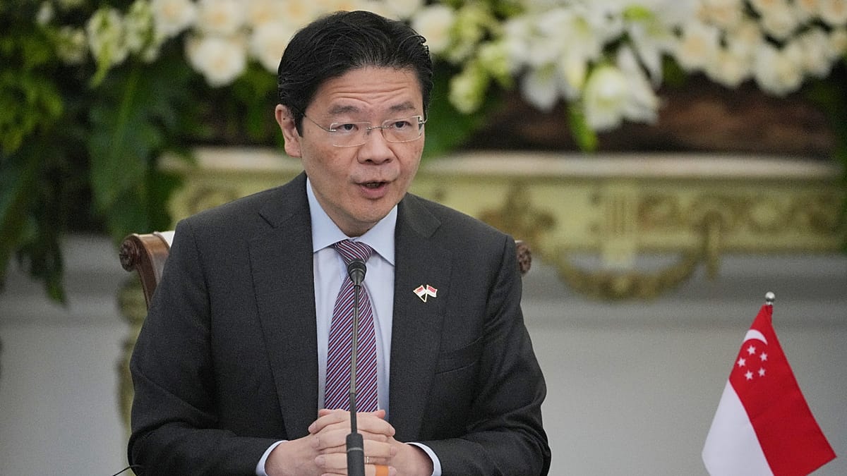 Singapore PM's pay jumps 64% in first ministerial raise since 2010