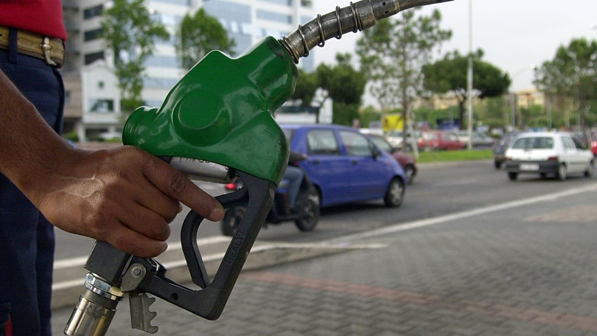 SOCAR caps fuel prices at Italian IP stations after takeover