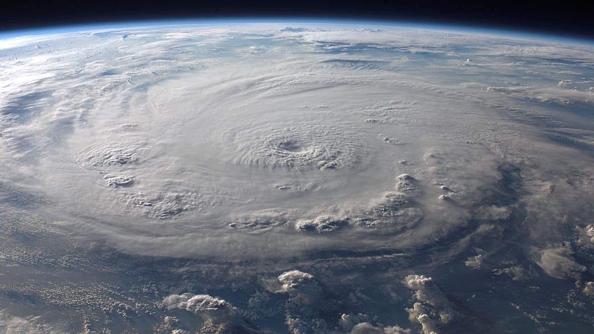 Solar storms pose radiation risk to airline passengers, Surrey study finds