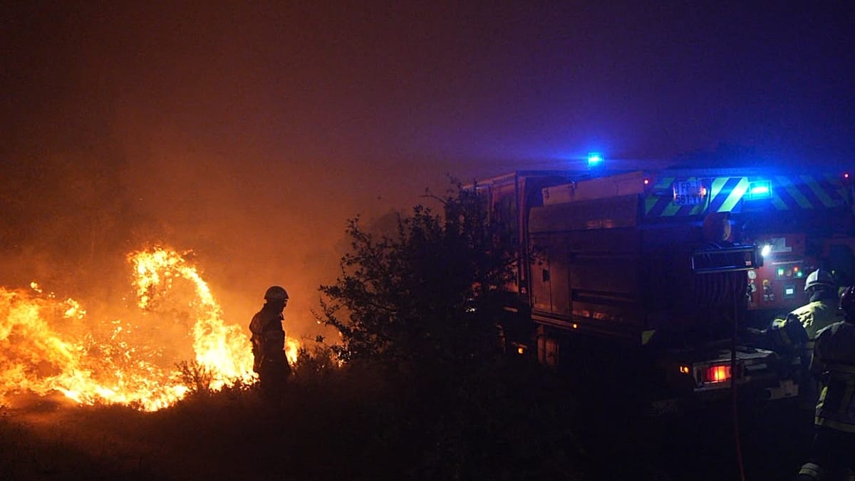 Southern France Wildfires Force Evacuation of 3,000 as Heatwave Persists