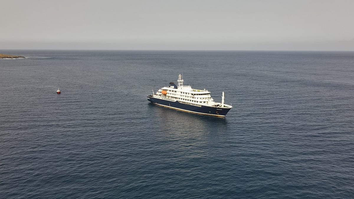 Spain Accepts Critically Ill Doctor from Hantavirus-Stricken Cruise Ship MV Hondius