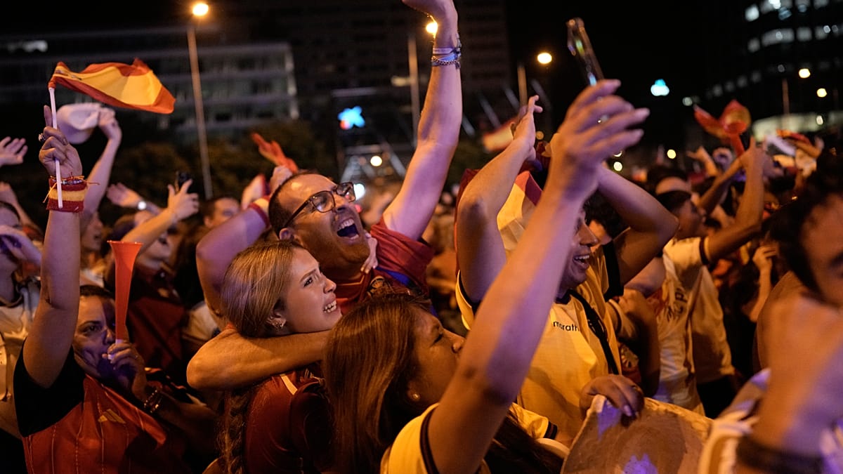 Spain Fans Erupt in Celebration After World Cup Final Victory