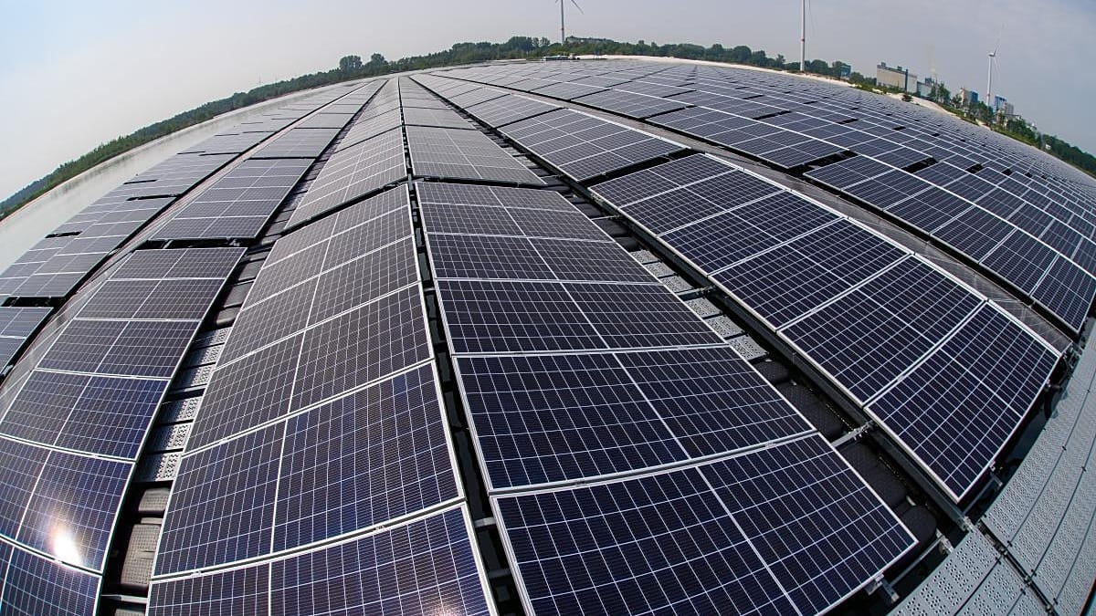 Spain, France, Portugal Race to Expand Renewables Amid Energy Crisis