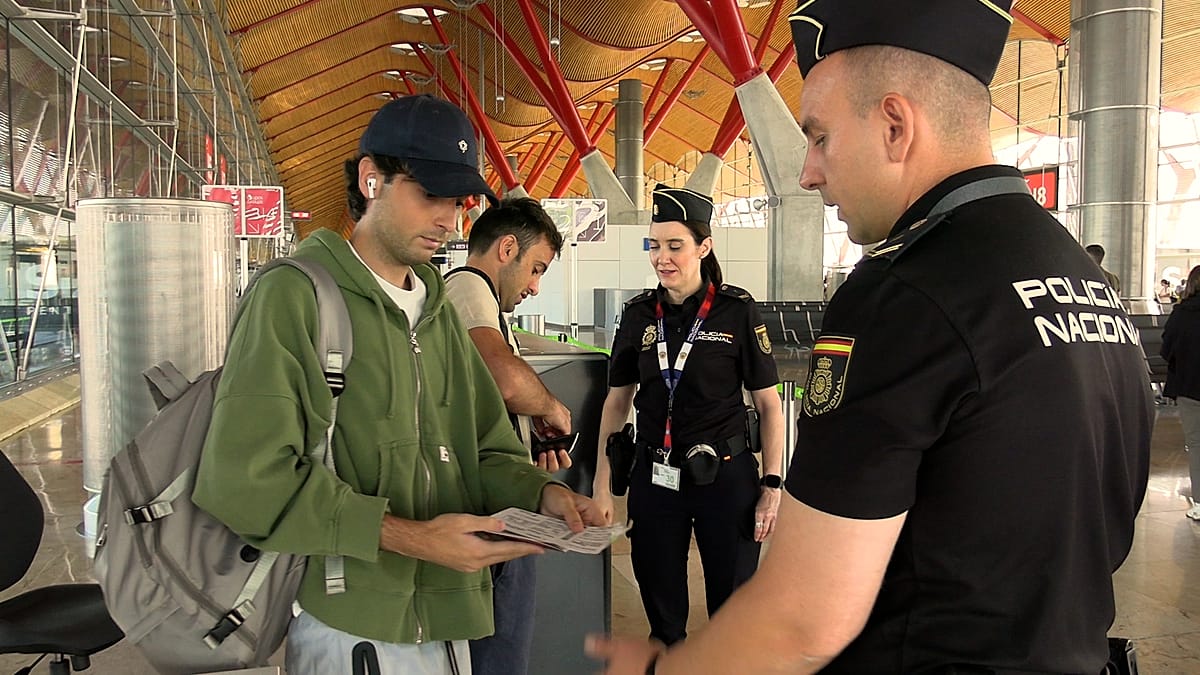 Spain keeps border checks on Italian arrivals until 22 September