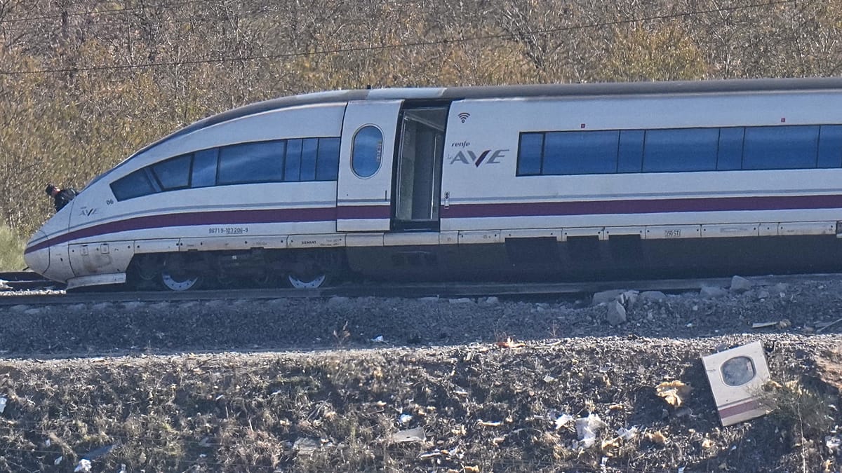 Spain mourns train disaster as unions push for rail safety overhaul