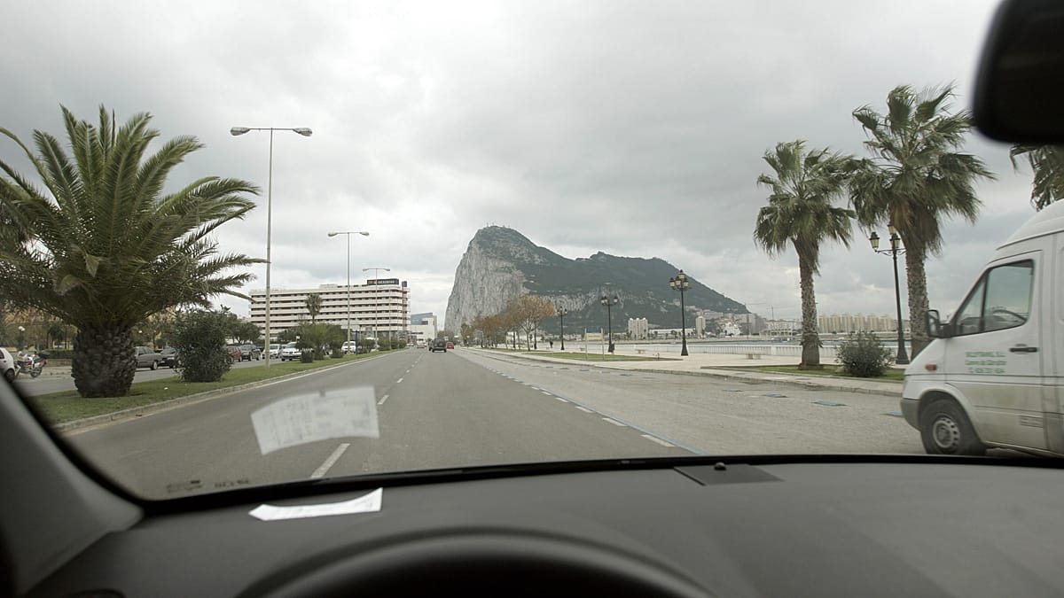 Spain Removes Gibraltar from Tax Haven List After 35 Years, Adds Russia