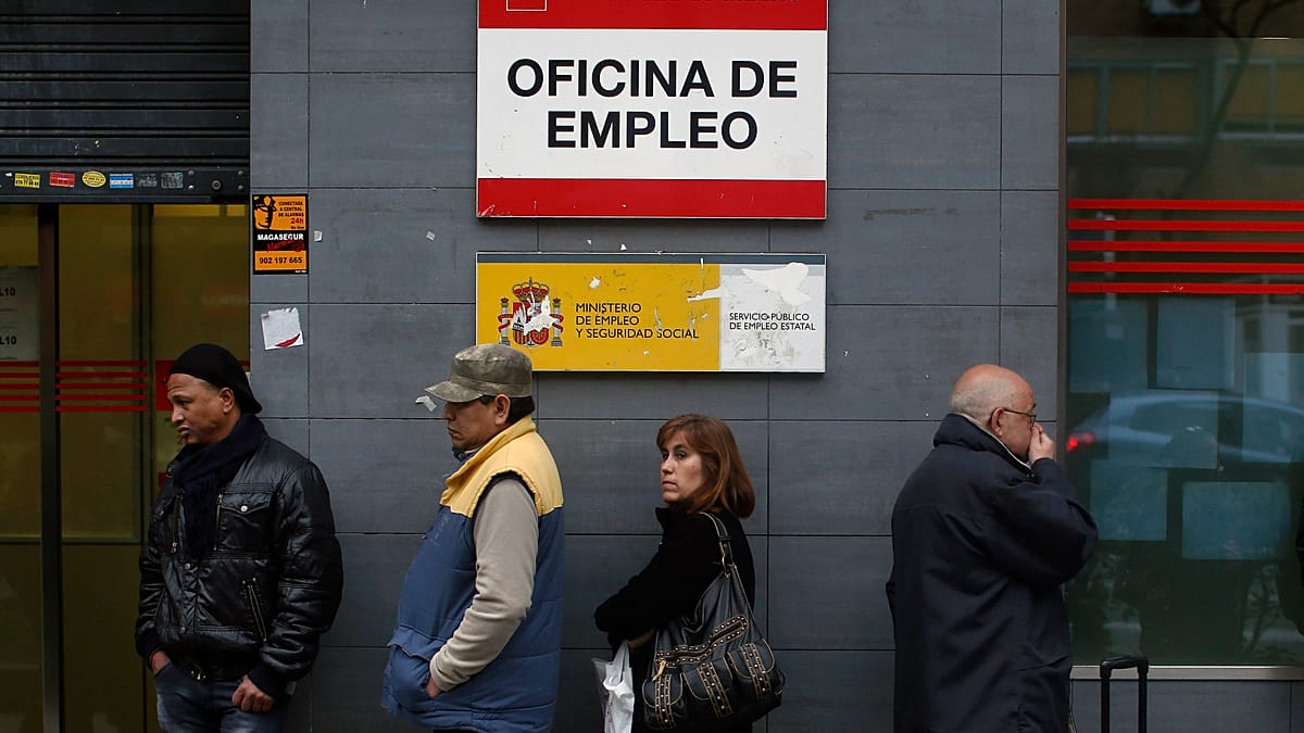 Spain's August job losses ease as foreign worker regularization cushions blow