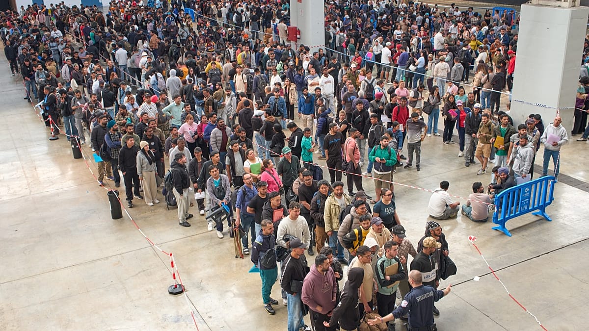 Spain's Migrant Regularisation Draws Nearly 1.2 Million Applications