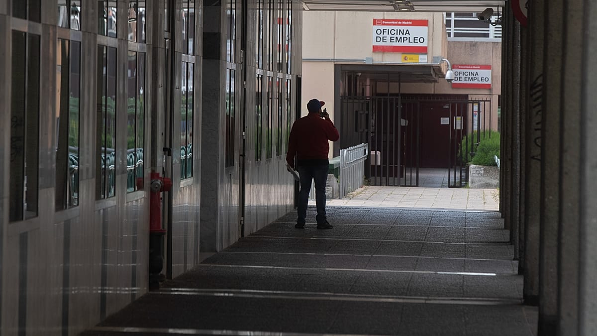 Spain's summer hiring spree pushes employment to record 22.8 million, jobless rate dips below 10%