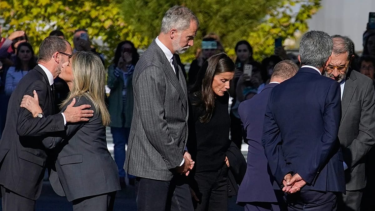 Spain train crash death toll climbs to 74 as royals visit survivors