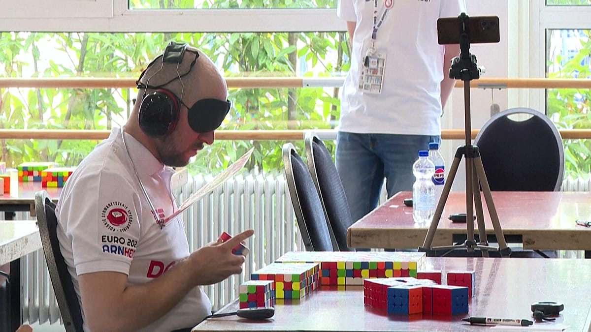 Speedcubers from 53 Nations Compete in Arnhem at European Championship