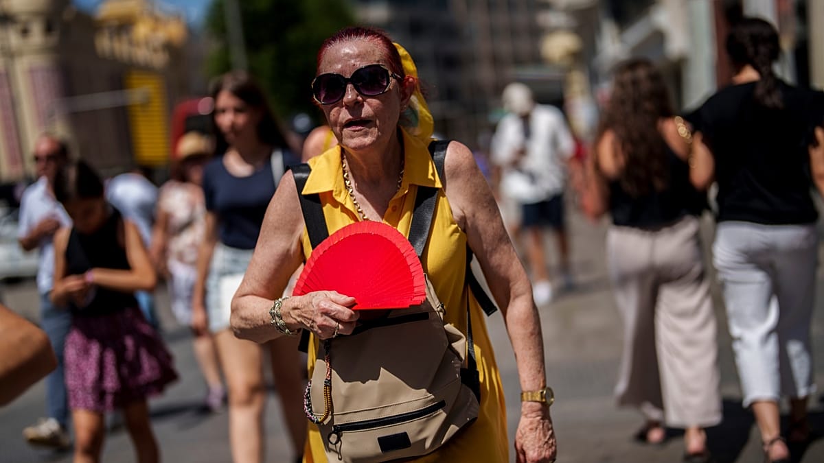Spring Heat Surge Tests Europe's Readiness as Temperatures Soar to 38°C
