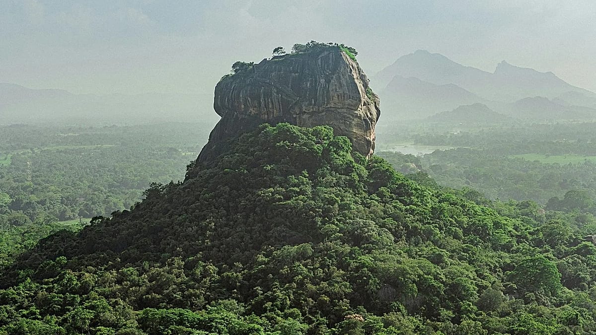 Sri Lanka Drops Visa Fees for Tourists from 18 European Nations