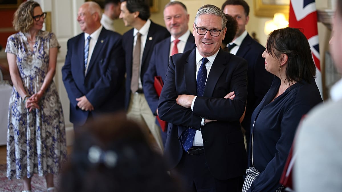 Starmer Bids Farewell to Parliament, Pledges Support for Successor Burnham