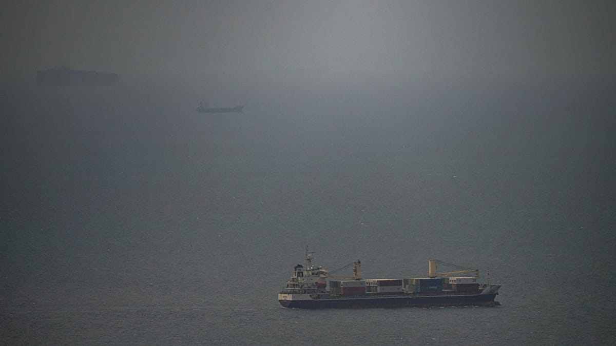 Strait of Hormuz Crisis Deepens as Iran Seizes Ships, Diplomacy Stalls