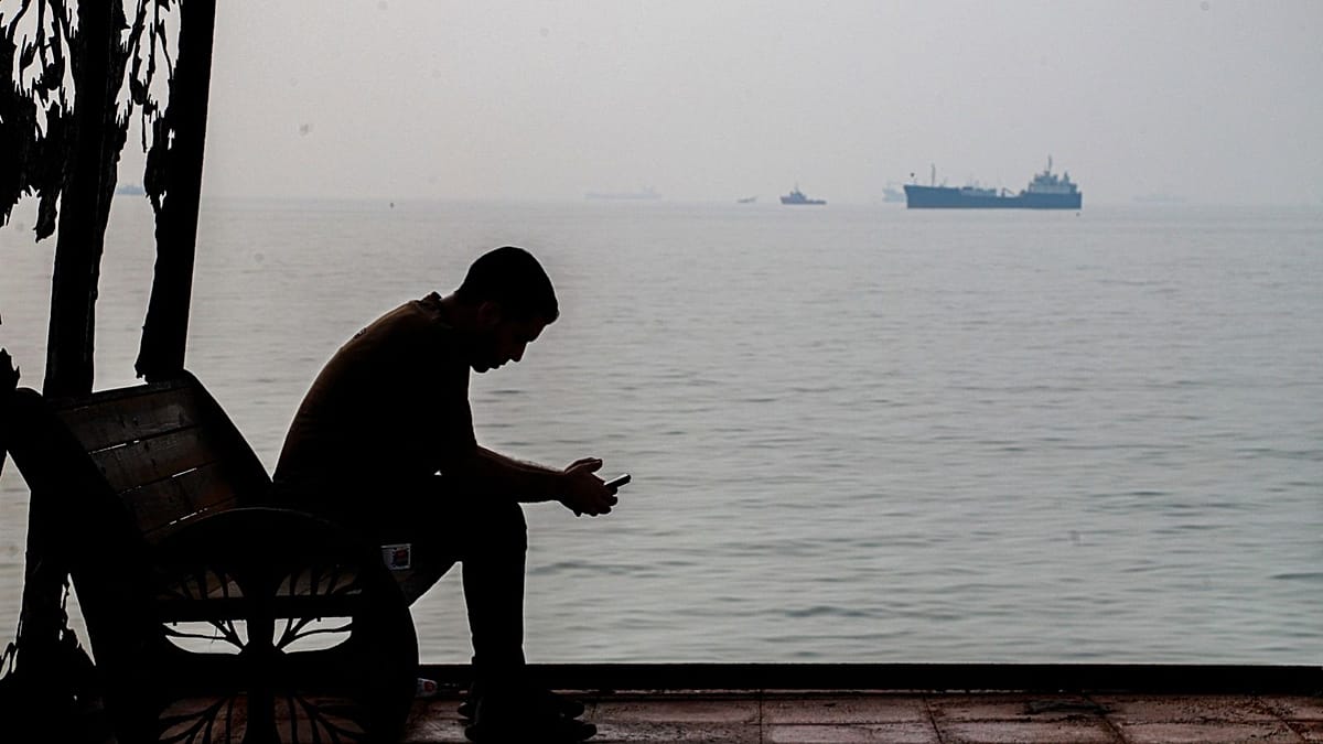 Stranded off Pakistan: seafarers refuse Hormuz crossings as war risk grows