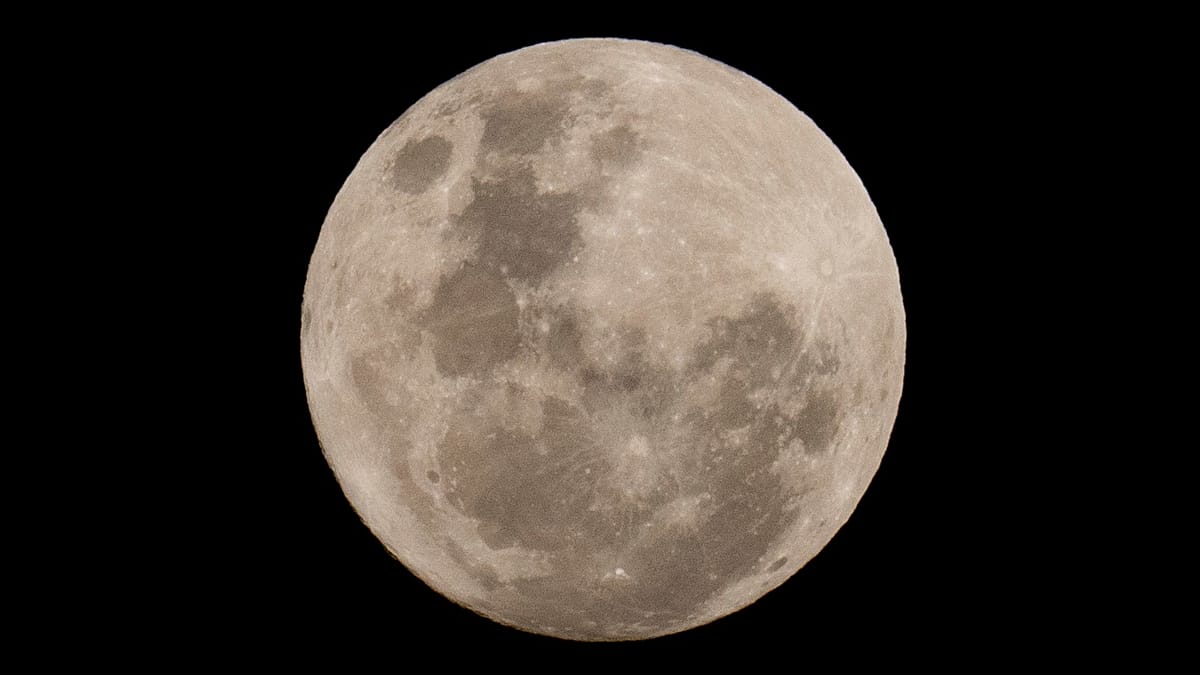 Stray SpaceX rocket stage crashes into the Moon, reviving debris concerns