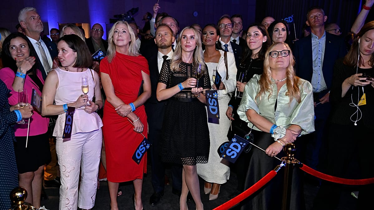 Sweden's centre-left bloc wins narrow election victory