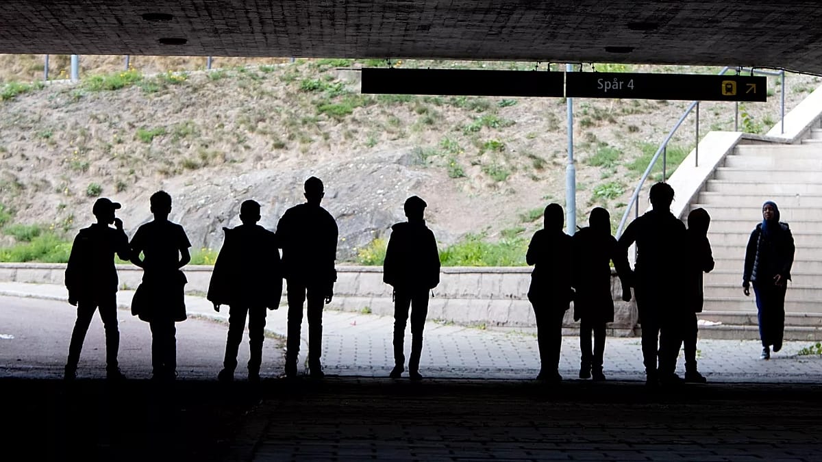 Sweden to Use Electronic Bracelets to Monitor Children at Risk of Gang Recruitment
