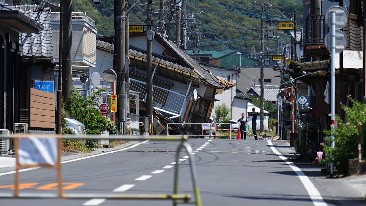 Takaichi visits quake-hit Kumamoto as heat complicates recovery