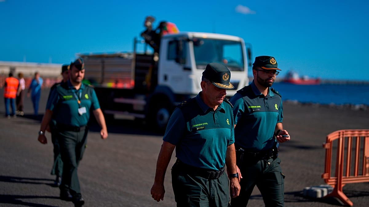 Tenerife Braces for Hantavirus-Stricken Cruise Ship Amid Local Protests