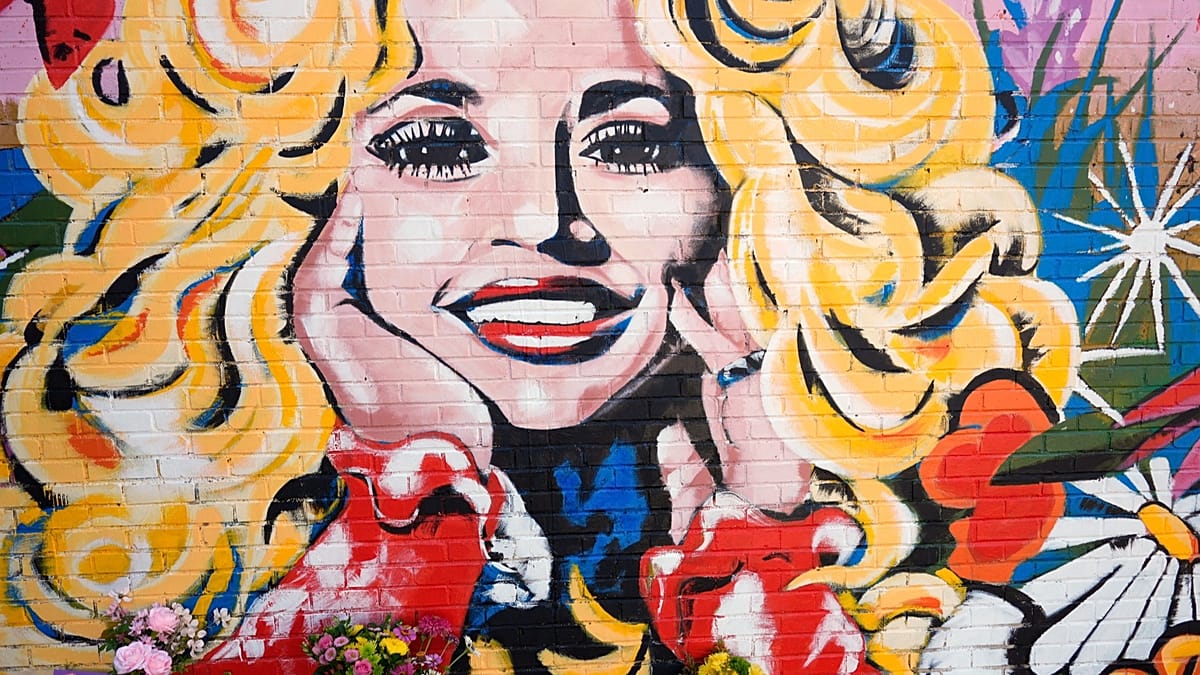 Tennessee governor backs renaming Nashville airport for Dolly Parton