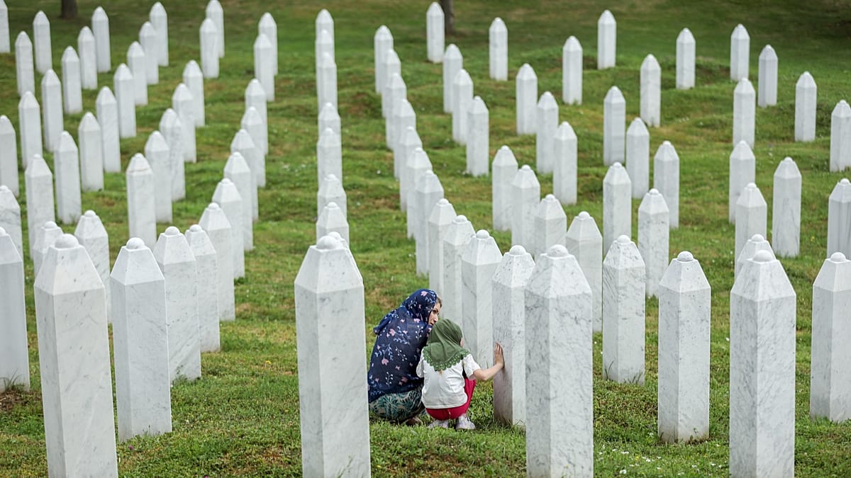 Thousands March in Bosnia to Honor Srebrenica Genocide Victims