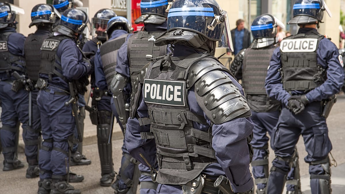 Three women wounded in Paris knife attack; suspect arrested