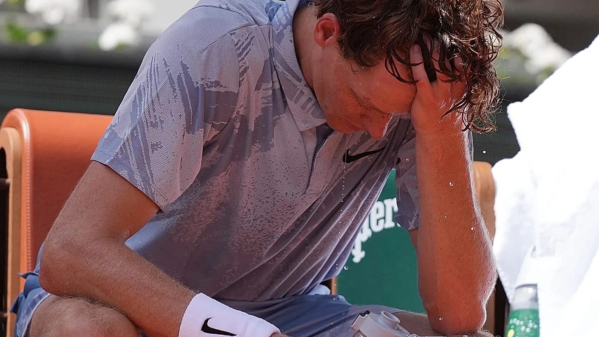 Top seed Jannik Sinner exits French Open in second round due to heat illness